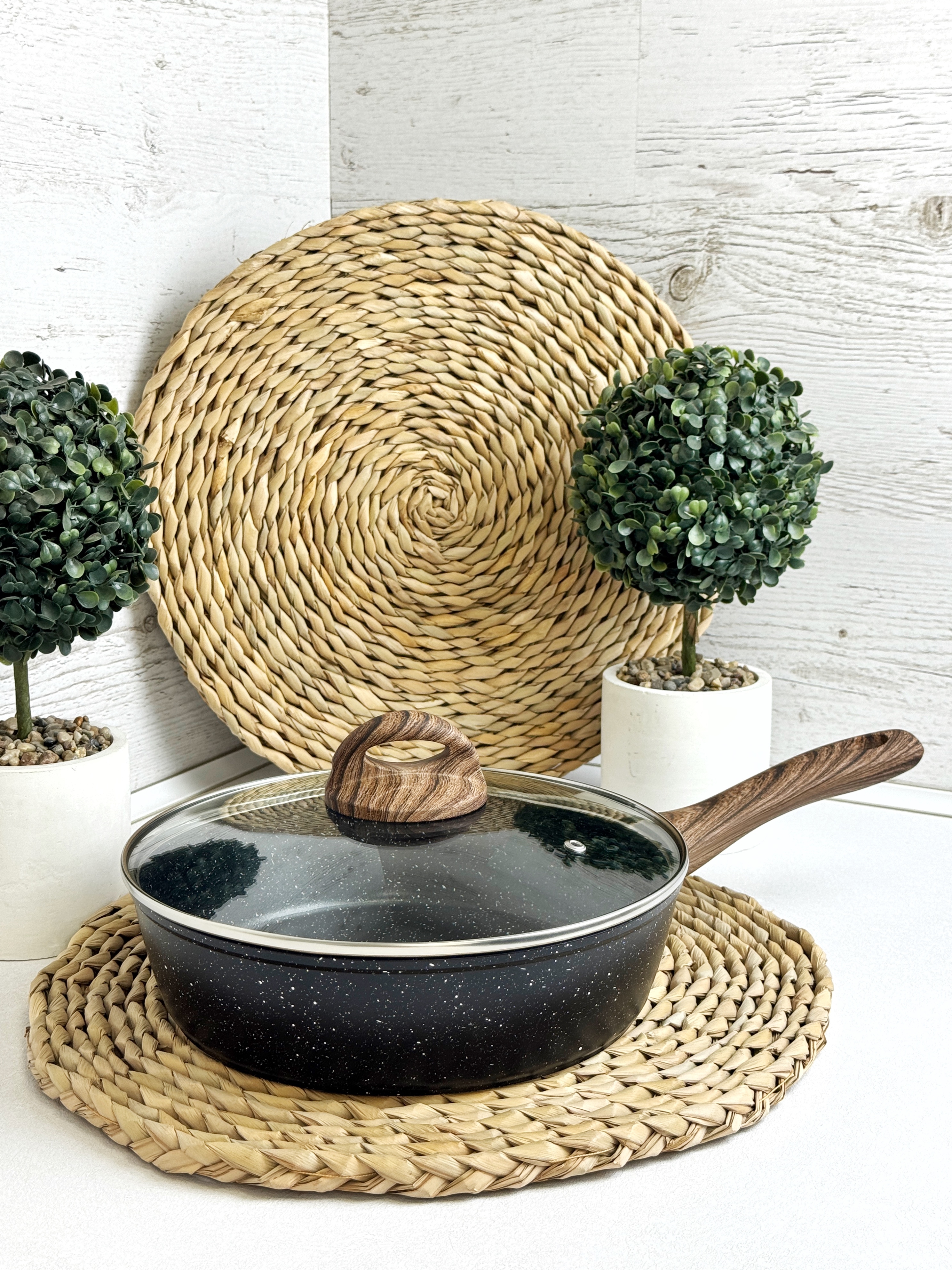 Замовити Сковорода глубокая 28 см с крышкой Intrendo Forest Line IN1028FL в інтернет магазині luminarc.in.ua за вигідною ціною дешево, оптом і роздріб.