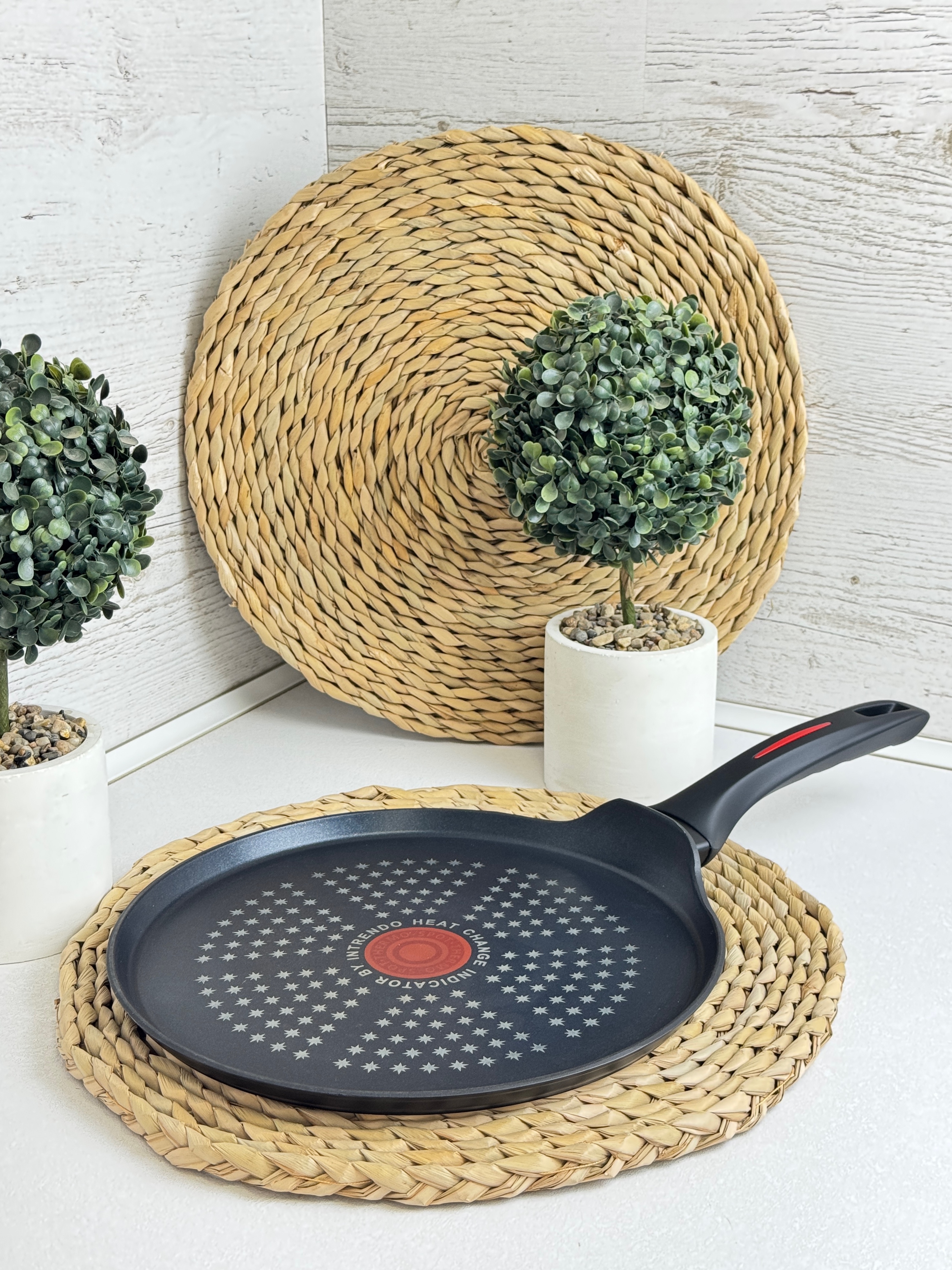 Замовити Сковорода для блинов 26 см Intrendo Black Space IN2026BS в інтернет магазині luminarc.in.ua за вигідною ціною дешево, оптом і роздріб.